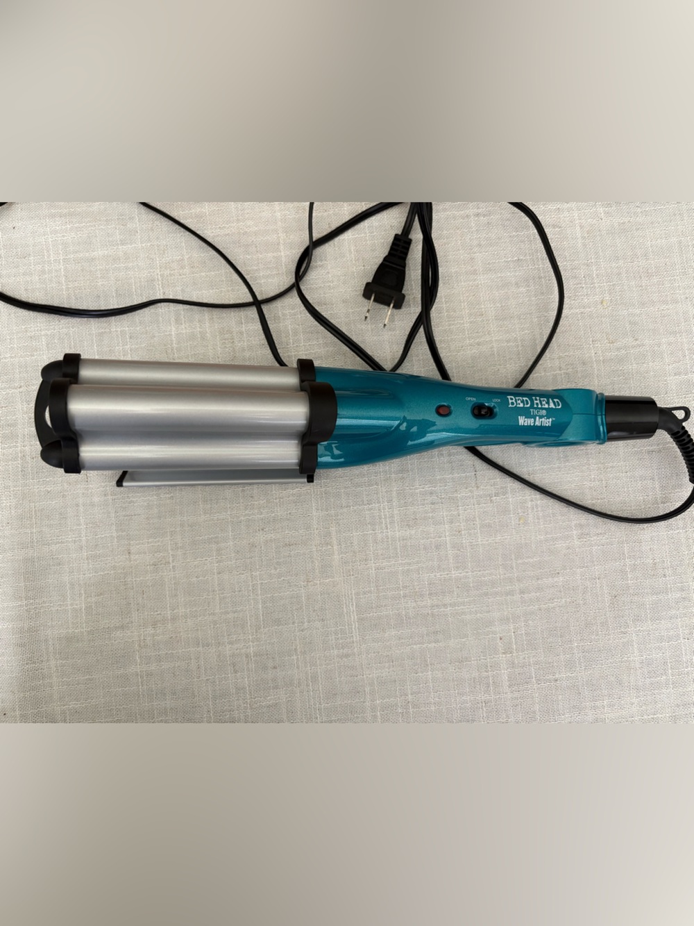 BED HEAD Wave Artist Hair Waver in Teal Shimmer